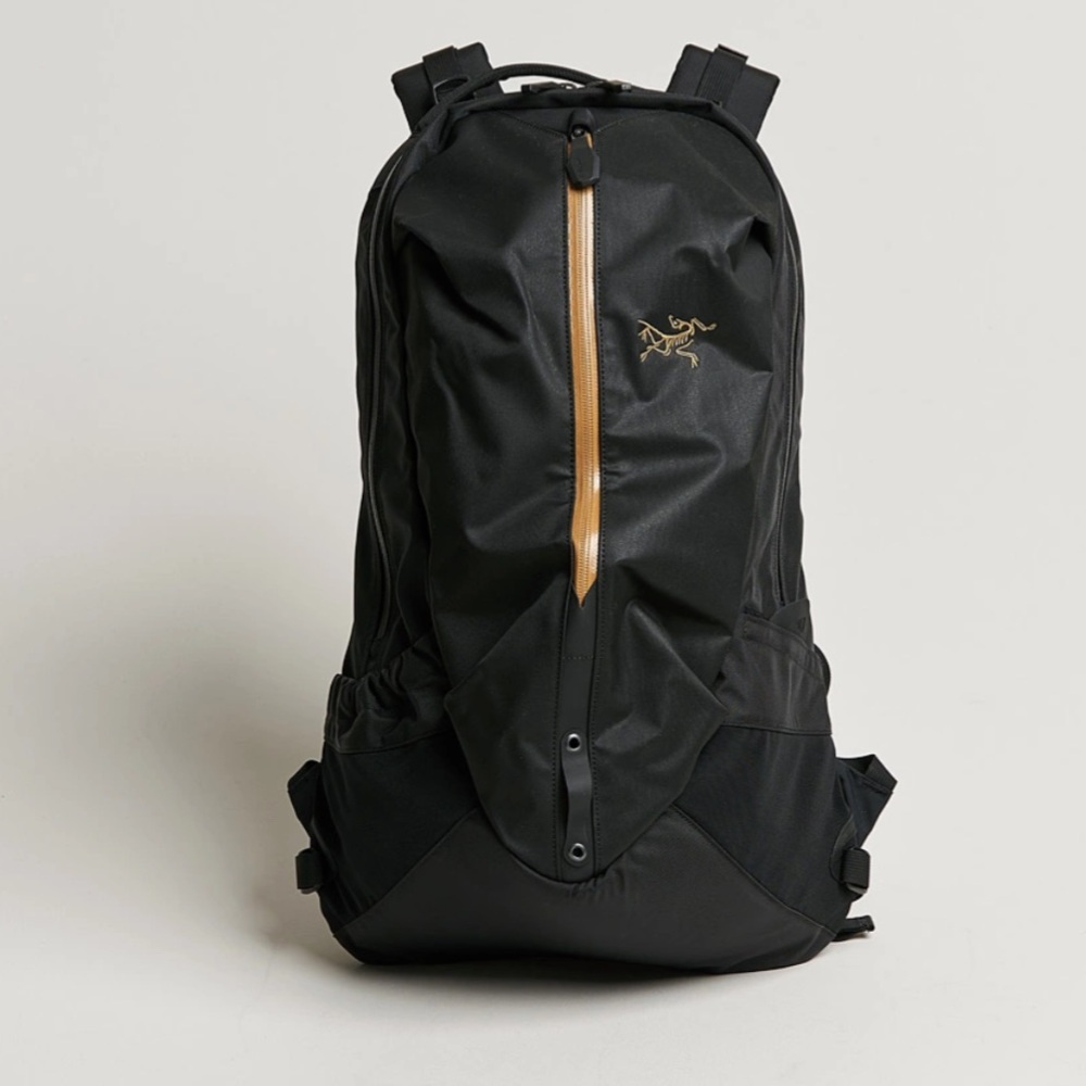 Arc'teryx Arro 22L Black and Gold Backpack